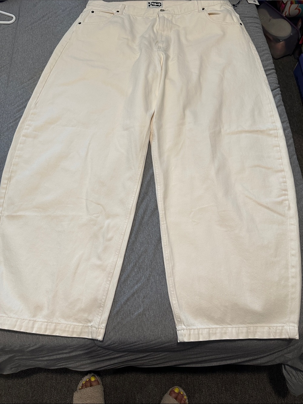 Wide-Leg Cream Jeans - Women's Flare & Wide Leg